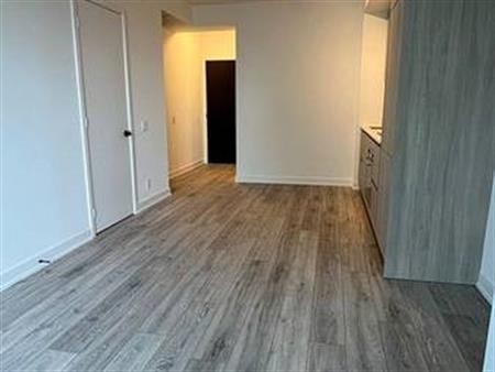 1+1 Bedroom, 2 Bathroom - Peter Condos