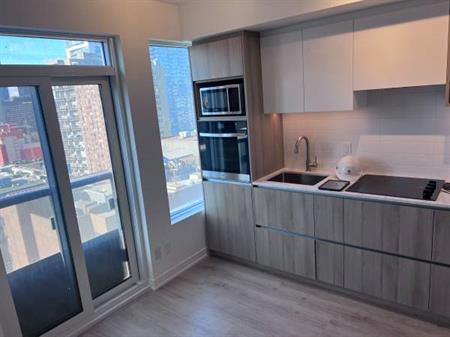 1 bed 1 bath condo for rent in downtown Toronto!