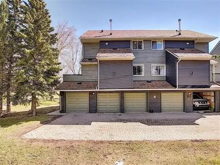 Bright 2 Bedroom Townhouse with Garage - END UNIT | Calgary