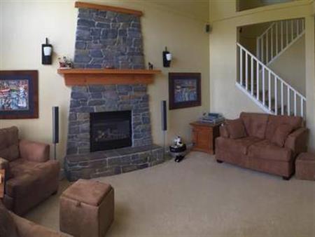 Bright, elegant 4 bed, 3 bath home in Sooke (Sunriver)