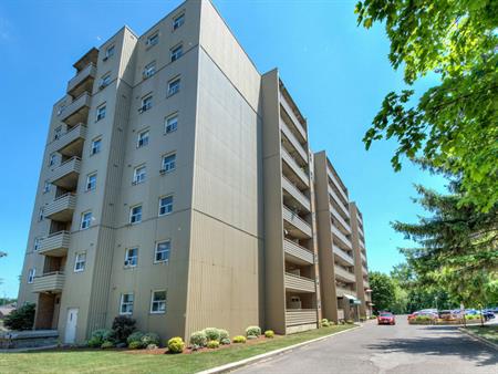 River Ridge Towers | 76 Mary St, Chatham