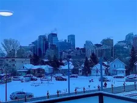 Beautiful 2 bedroom, 2 bathroom Condo in Sunnyside! | 205 - 327 9A Street NW, Calgary