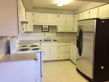 Large 2 bedroom apartment | 620B 54 Avenue SW Calgary, Calgary