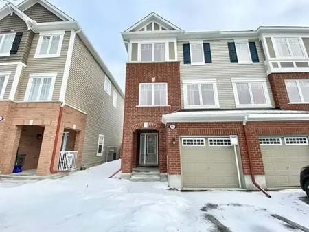 117 Gelderland Private | 117 Gelderland Private, Stittsville