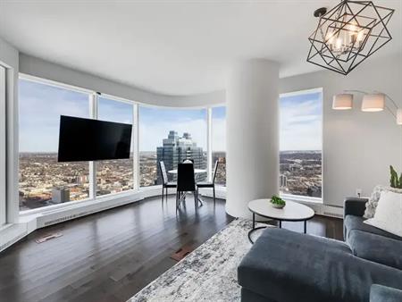 2 Bed 2 Bath Corner suite at the LEGENDS RESIDENCE DOWNTOWN | Edmonton