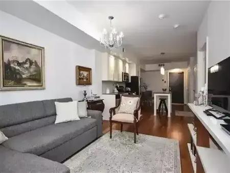 Luxury condo with 1 bed/1 bath + den in Downtown Ottawa – Available May 1 | 238 Besserer Street, Ottawa