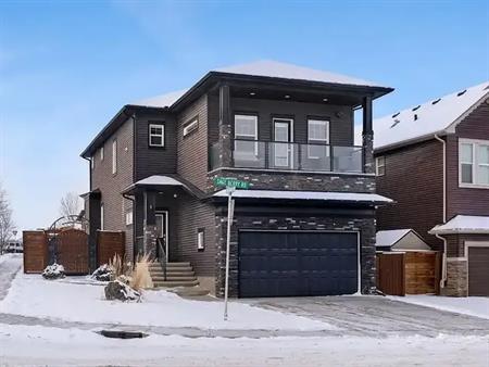 A stunning 4 bedroom family home in the sought-after community of Sage Hill, | Calgary