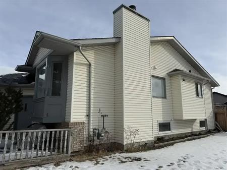 Cozy room with private bathroom Citadel | 101 Citadel Pass Crescent Northwest, Calgary