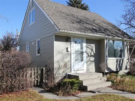 Cozy 2 bdrm house with detached garage in inner city Renfrew | 1054 Regal Crescent Northeast, Calgary