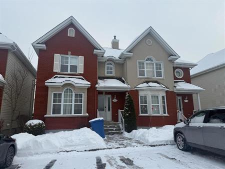 Maison jumelée à louer à Boucherville (4 chambres)