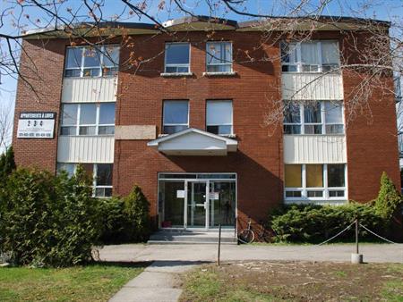 Appartement étudiant - 2 1/2 - en face du campus de l'université de sherbrooke