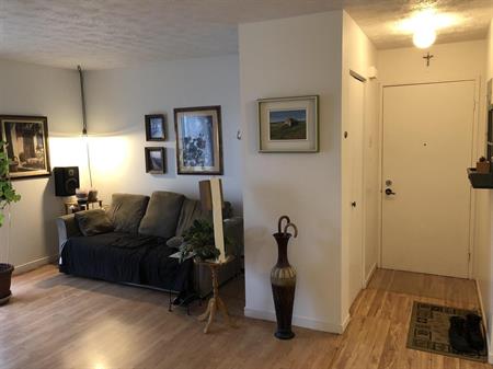 Immeuble - 708 13e Avenue N Appartement à Louer – 2 Chambres