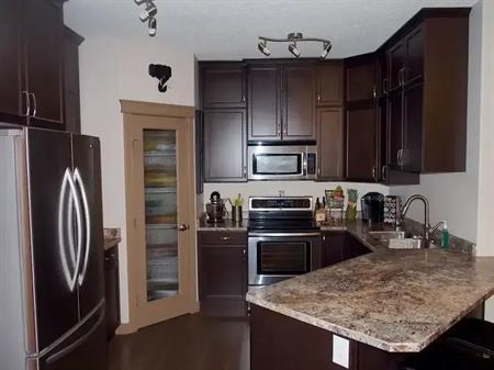 FULLY FURNISHED TOP-FLOOR CONDO. ALL UTILITIES/CABLE/INTERNET INCLUDED! | 4075 Clover Bar Rd, Sherwood Park