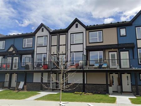 2 Bedroom + Den 2.5 Bathroom Townhouse in Belmont SW- SF146 | 850 Belmont Drive SW, Calgary