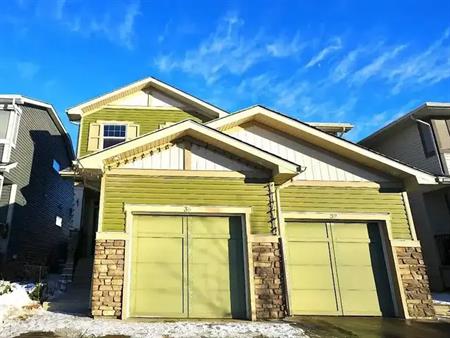 Beautiful Family Home for Rent – $2,300/Month! Move-In Ready! | Legacy Mews SE, Calgary