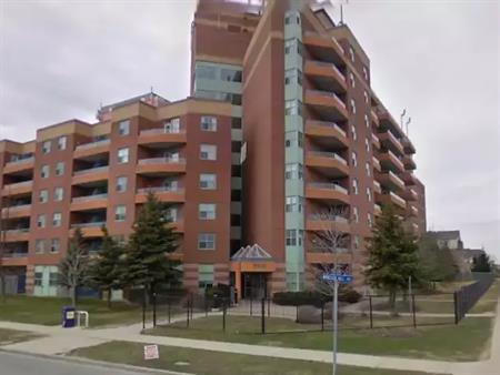 Amazing Deal! Bright and Spacious 3 bedroom apartment with all utilities included! | 1035 Windsor Hill Boulevard, Mississauga