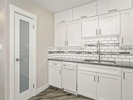 KILLARNEY  2 BDRM:1.5 BATH 6 APPLIANCES 1.5BLKS TO LRT AVAILABLE  SEPT 30th | #4 1940 35st SW, Calgary