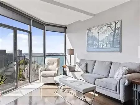 Waterpark Place! SPECTACULAR WATERFRONT VIEWS! | 515 Riverside Drive West, Windsor