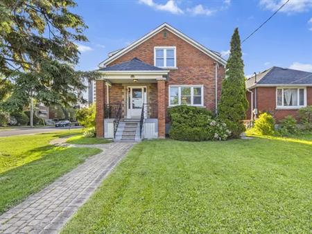 1-493 College St , Kingston On - Close to campus, Student rental! Short term leases available !! | 493 College Street, Kingst
