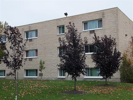 75 Southpark Drive | 75 Southpark Drive, Winnipeg