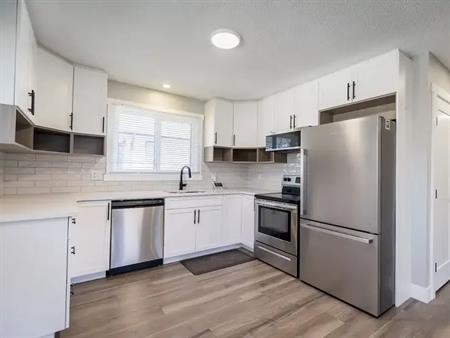 Modern Renovated Bright 3 Bedroom Unit | 12218 122 Avenue Northwest, Edmonton