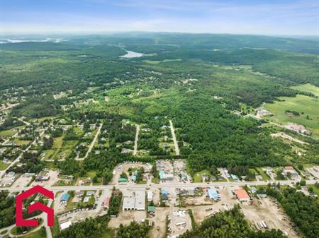 Terrain Résidentiel Mont-Laurier À Vendre