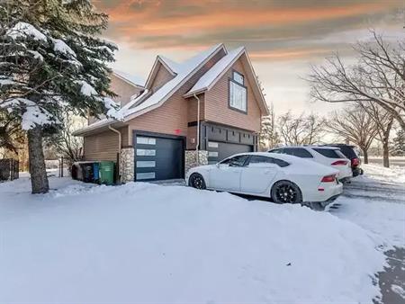 Stunning 3 Bedroom Home with Lots of Greenspace! | 12 Hidden Creek Drive Northwest, Calgary