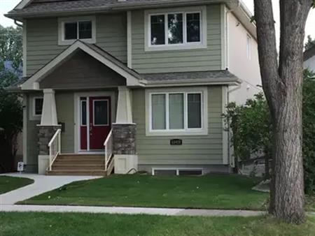 Rooms for rent in academically focused  house close to LRT and university | 11422 77 Ave NW, Edmonton