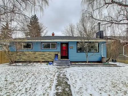 RENOVATED - Spacious main floor 3 bedrooms in Fairview | 7208 Fleetwood Drive Southeast, Calgary