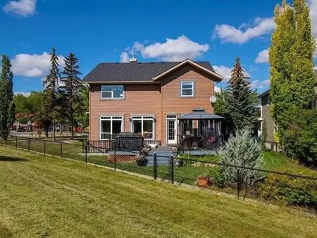 Stunning 2 Bedroom Home with Lots of Greenspace! | 12 Hidden Creek Drive Northwest, Calgary