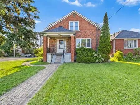 1-493 College St , Kingston On - Close to campus, Student rental! Short term leases available !! | 493 College Street, Kingst