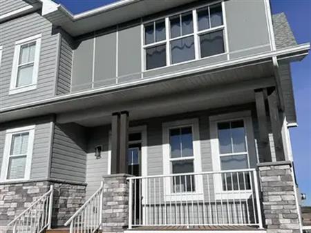 New Beautiful 3 Bedroom Duplex Available immediately! | Calgary