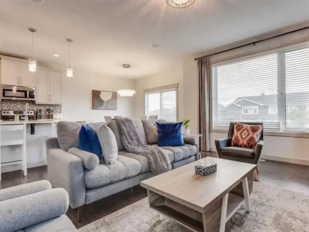 Stylish 3-Bedroom + Loft 2.5 Bathroom Home on a Spacious Corner Lot in Evanston | 7 Evanscrest Way Northwest, Calgary