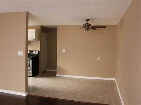 3 bdrm suite (upper unit) in 4-plex | 11815 55 Street Northwest, Edmonton