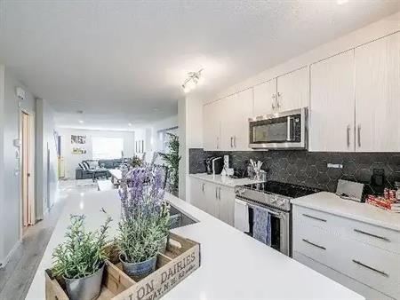 2 Parking Stalls - 2 Bedrooms - 2.5 Baths Townhouse | Calgary