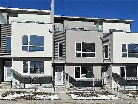 4-bedroom townhouse with secondary suite | 2704 28 Avenue Southwest, Calgary