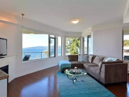 Sunshine Coast  **THE WEST**Charming Condo! | 5160 Davis Bay Road, Sechelt