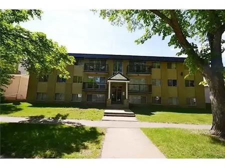 2 Bedroom near U of A and Whyte Ave | 10621 79 Ave NW, Edmonton