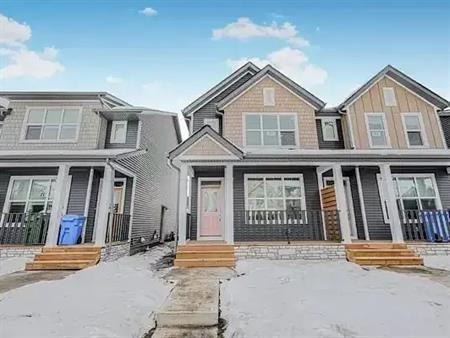 Brand New 3 bedroom,2.5 bathroom home with tech space and bonus room | 31 Legacy Pass Southeast, Calgary