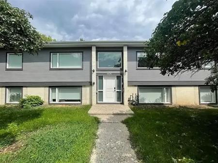 Stylish 1 Bedroom Unit – All Utilities + Internet Included | A/C | Free Laundry | 1828 29 Avenue Southwest, Calgary