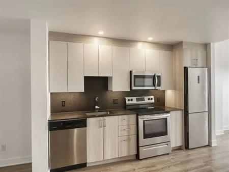 30 Saint Joseph Boulevard Est | 30 Saint-Joseph Est, Montreal