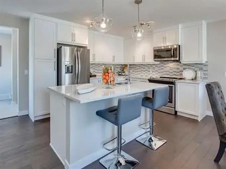 NEWER, CORNER-UNIT, 2+1 BDRM - 2 STOREY WALK-OUT w/ GARAGE TOWNHOME IN NW SA | 146 Sage Hill Grove NW, Calgary
