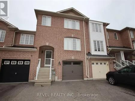 11 TASKER CRESCENT | 11 TASKER CRESCENT, Ajax