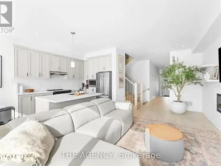 49 TIPP DRIVE | 49 TIPP DRIVE, Richmond Hill