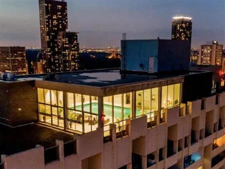 1 room room of 85 m² in Toronto