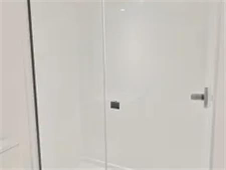 1 room room of 200 m² in Vancouver