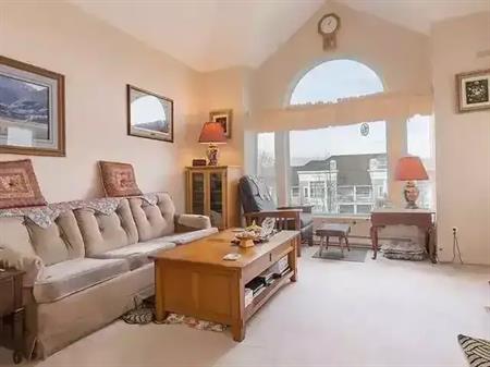 Oaklands St Andrews Oakmount Great Suite! | 5262 Oakmount Crescent, Burnaby
