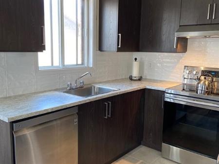 4 1/2 rental in Laval