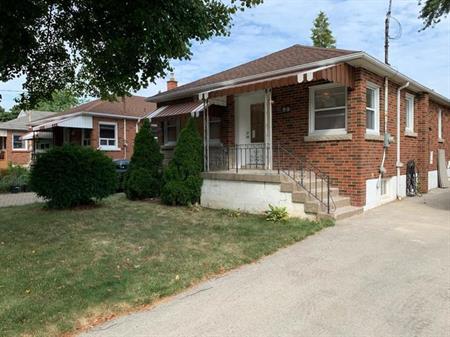 House for rent Hamilton Mountain (Top Level), Avail Apr 1 | 59 East 44th Street, Hamilton