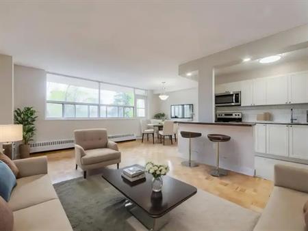 Royale Towers | 335 Van Horne Avenue, Toronto